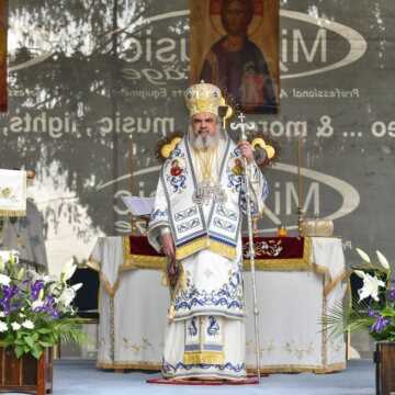 Patriarhul Daniel la Manastirea Ghighiu la Sarbatoarea Izvorului Tamaduirii