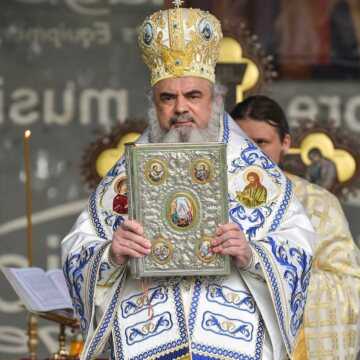 Patriarhul Daniel la Manastirea Ghighiu la Sarbatoarea Izvorului Tamaduirii
