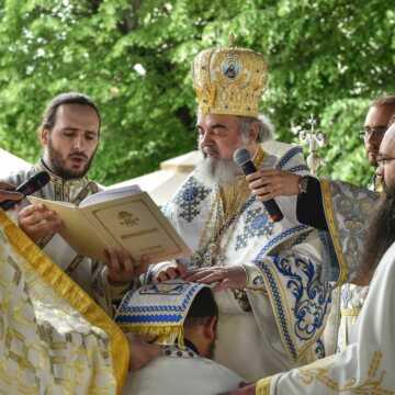 Patriarhul Daniel la Manastirea Ghighiu la Sarbatoarea Izvorului Tamaduirii