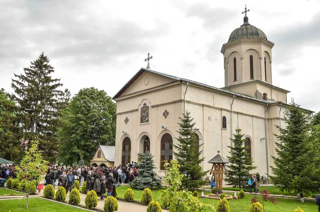 Patriarhul Daniel la Manastirea Ghighiu la Sarbatoarea Izvorului Tamaduirii