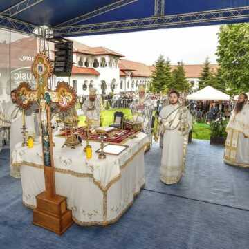 Patriarhul Daniel la Manastirea Ghighiu la Sarbatoarea Izvorului Tamaduirii