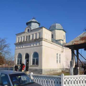 Episcopia Tulcii | Preot nou instalat la Cerbu