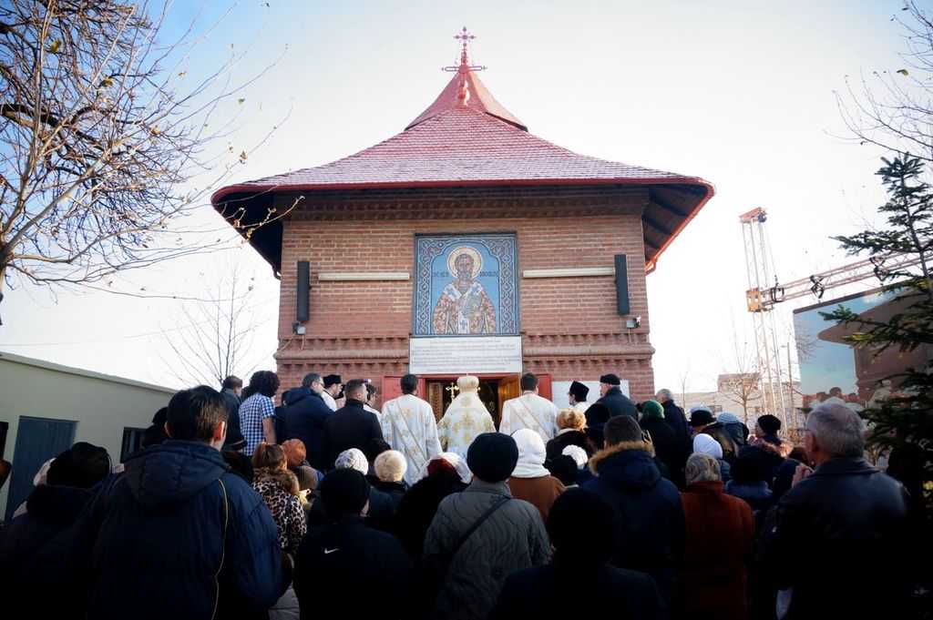 Ps Varlaam a resfinţit biserica Sf. Nicolae Dudeşti