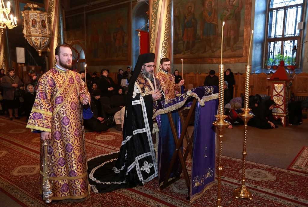 IPS Ciprian în Parohia Greci