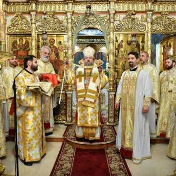 Bishop Timotei of Prahova ordains priest