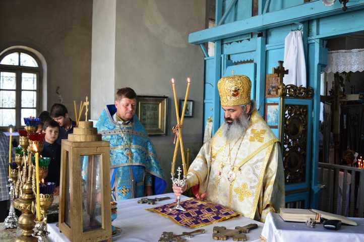 PS Antonie de Orhei la parohia Napadeni Ungheni 11 iunie 2017 (3)