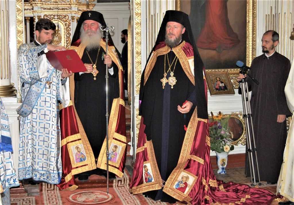 Instalarea Preasfințitului Părinte Emilian Crișanul - noul Episcop vicar al Arhiepiscopiei Aradului