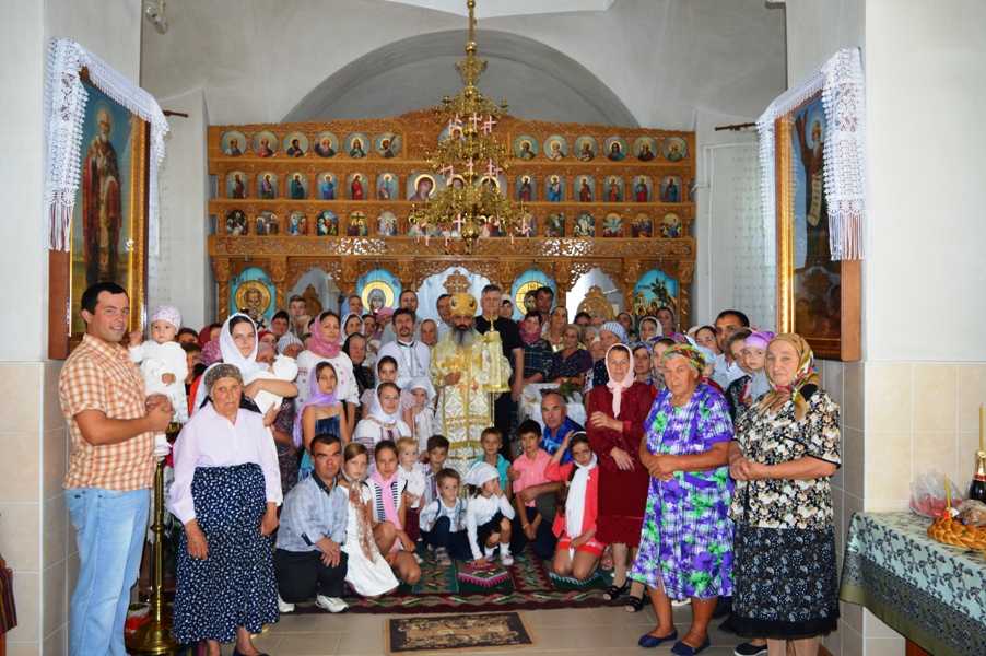 PS Antonie de Orhei la parohia Pogorarea Duhului Sfant din Razalai Sangerei 30 iulie 2017