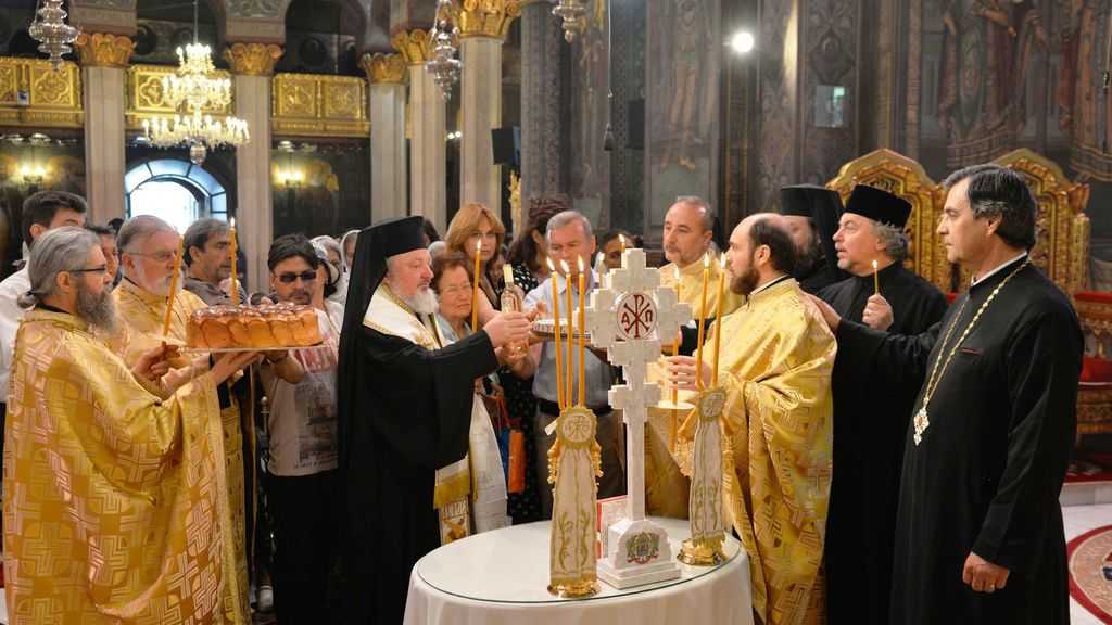 PS Varlaam a oficiat o slujb[ de pomenire pentru patriarhii Iustin si Teoctist