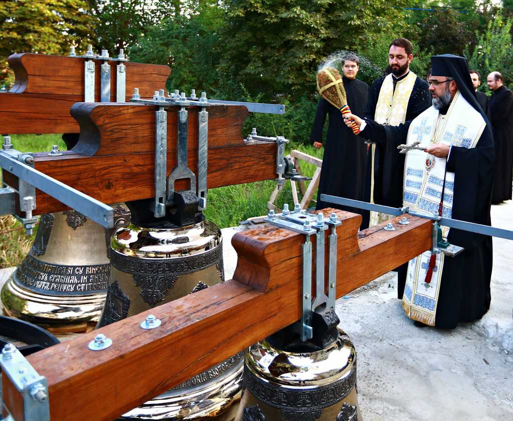 Arhiepiscopia Buzăului şi Vrancei - Sfinţire de clopote în data de 8 august 2017