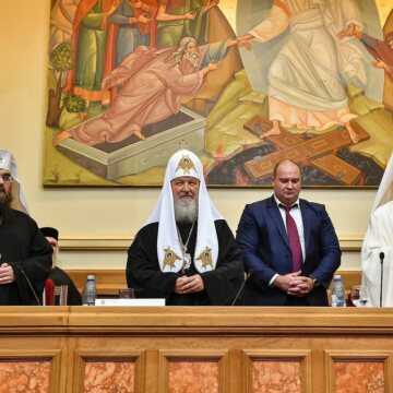 PF_Daniel_PF_Kirill,_PF_Anastasios_PF_Rastislav_la_Sedinta_Solemna_Sinod_BOR