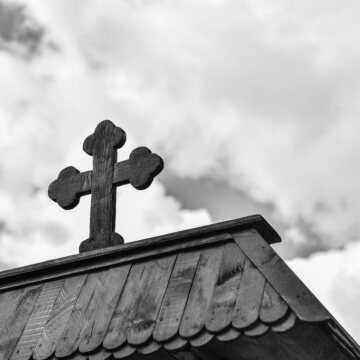 Slubă_de_pomenire_a_victimelor_incendiului_de_la_clubul_Colectiv