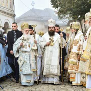 Liturghie_hram_Catedrala_Patriarhala_PF_Daniel_Kirill_Anastasie_Rastislav (1)