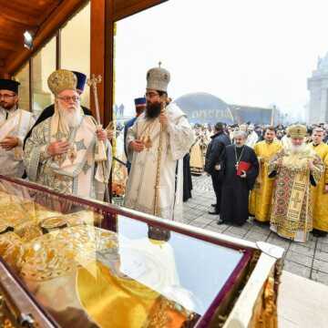 Liturghie_hram_Catedrala_Patriarhala_PF_Daniel_Kirill_Anastasie_Rastislav (1)