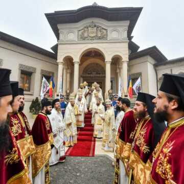 Liturghie_hram_Catedrala_Patriarhala_PF_Daniel_Kirill_Anastasie_Rastislav (1)