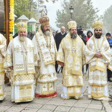 Liturghie_hram_Catedrala_Patriarhala_PF_Daniel_Kirill_Anastasie_Rastislav (1)
