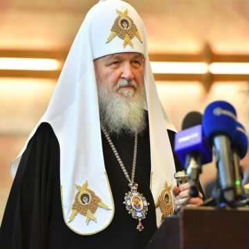Patriarhul_Kirill_a_ajuns_la_Bucuresti_primit_de_PF_Daniel (1)