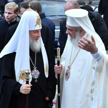 Patriarhul_Kirill_a_ajuns_la_Bucuresti_primit_de_PF_Daniel (1)