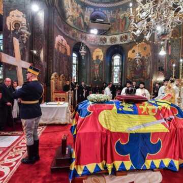 Patriarhul_Daniel_inmormantare_Regele_Mihai_Romania_Catedrala_Patriarhala