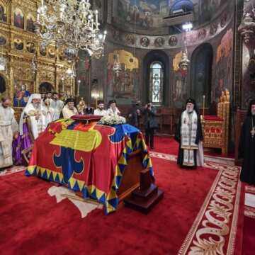 Patriarhul_Daniel_inmormantare_Regele_Mihai_Romania_Catedrala_Patriarhala