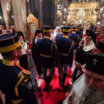 Patriarhul_Daniel_inmormantare_Regele_Mihai_Romania_Catedrala_Patriarhala