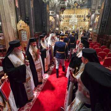 Patriarhul_Daniel_inmormantare_Regele_Mihai_Romania_Catedrala_Patriarhala