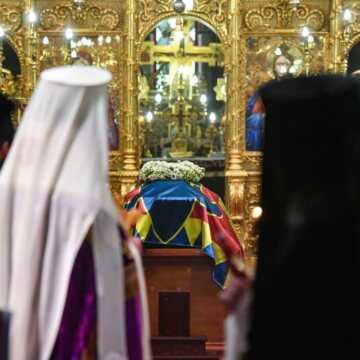 Patriarhul_Daniel_inmormantare_Regele_Mihai_Romania_Catedrala_Patriarhala