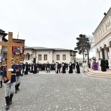 Patriarhul_Daniel_inmormantare_Regele_Mihai_Romania_Catedrala_Patriarhala
