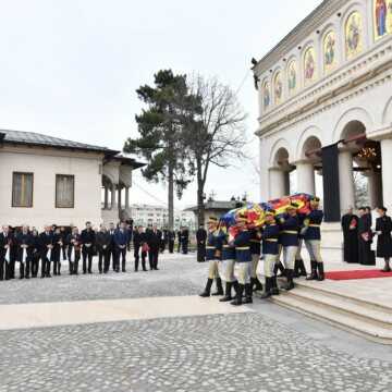 Patriarhul_Daniel_inmormantare_Regele_Mihai_Romania_Catedrala_Patriarhala