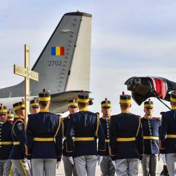 IPS_Nifon_la_sosirea_in_Romania_a_trupului_Regelui_Mihai
