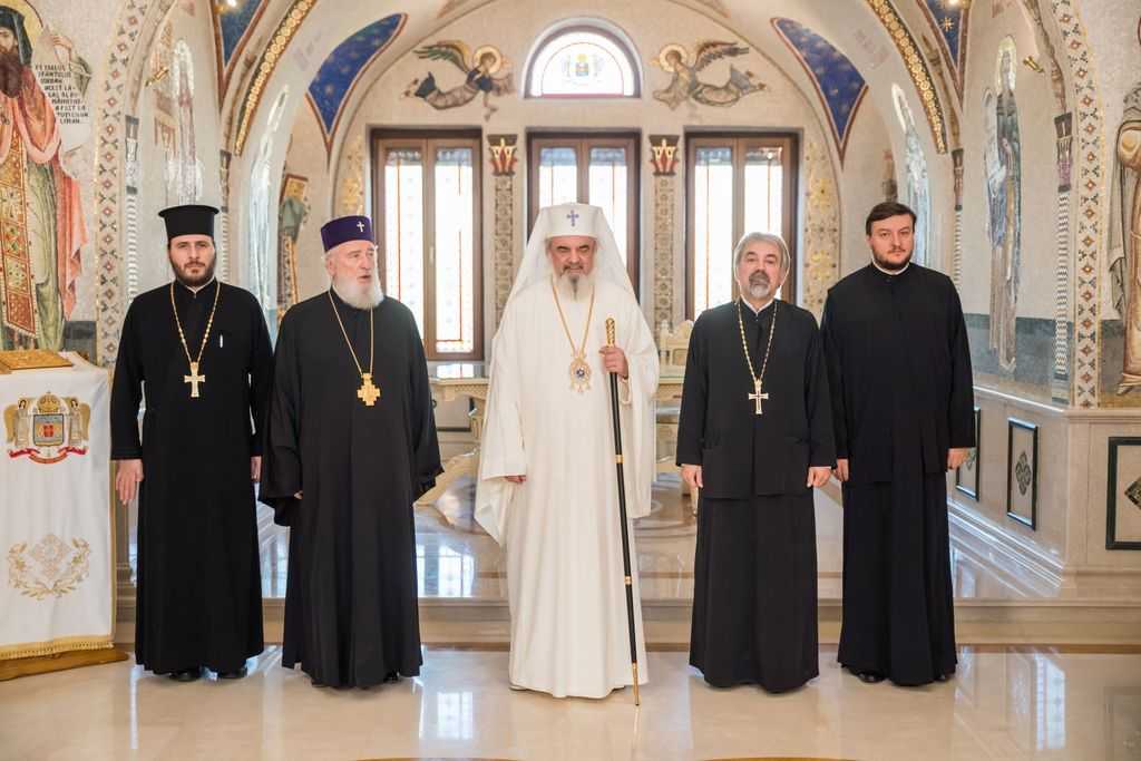 Patriarhul României a ajuns în România