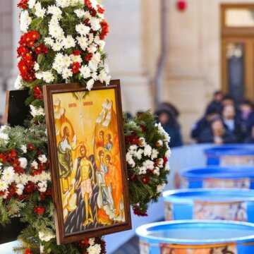 Patriarhul_Daniel_la_slujba_Botezului_Domnului