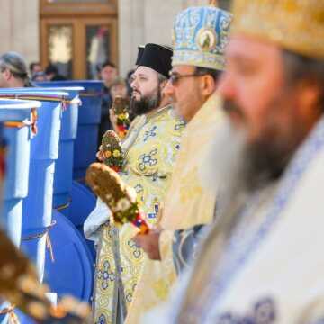 Patriarhul_Daniel_la_slujba_Botezului_Domnului