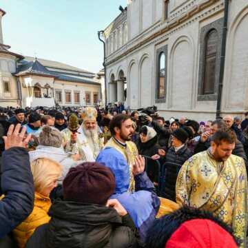 Patriarhul_Daniel_la_slujba_Botezului_Domnului