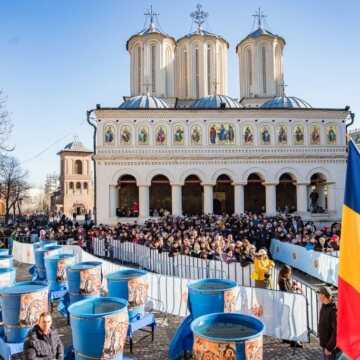 Patriarhul_Daniel_la_Botezul_Domnului_Catedrala _Patriarhala (1)