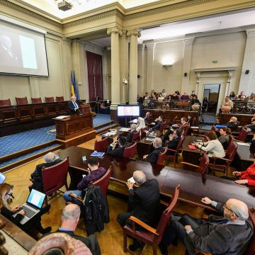 Patriarhul_Daniel_la_Academia_Romana_Marea_Unire_1918