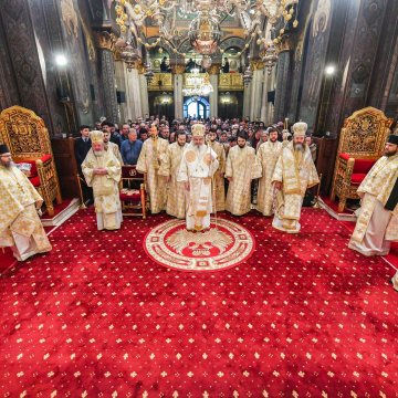 Patriarhul_Daniel_PS_Varlaam_PS_Ieronim_Duminica_Sfintei_Cruci_Catedrala_Patriarhala (2)