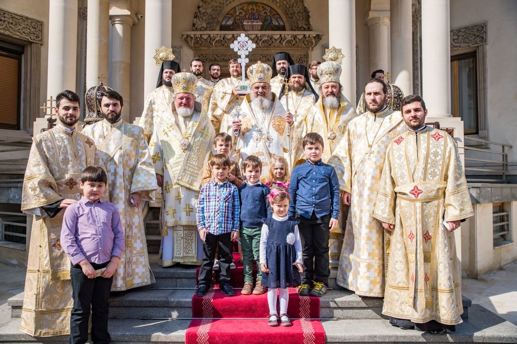 Patriarhul_Daniel_PS_Varlaam_PS_Ieronim_Duminica_Sfintei_Cruci_Catedrala_Patriarhala (32)
